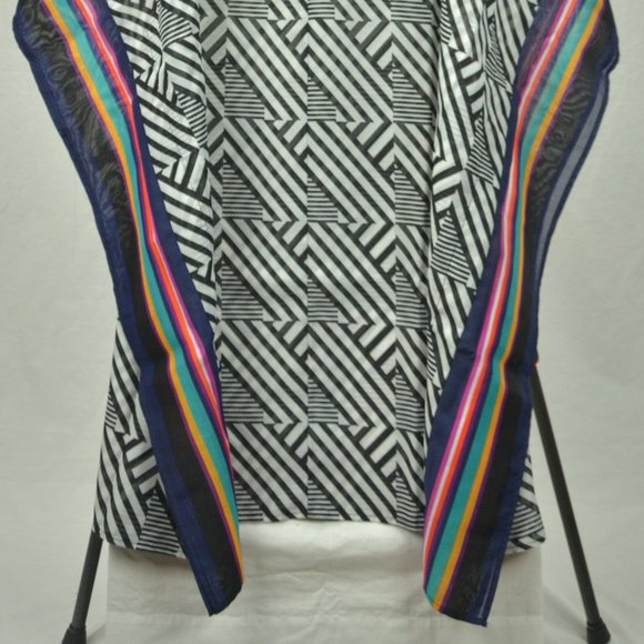 Ruby Ribbon Graphic Caftan - Picture 3 of 3